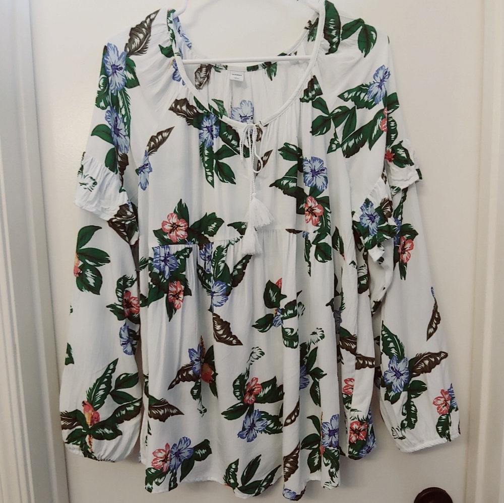 ❗BOGO SALE❗Floral blouse
